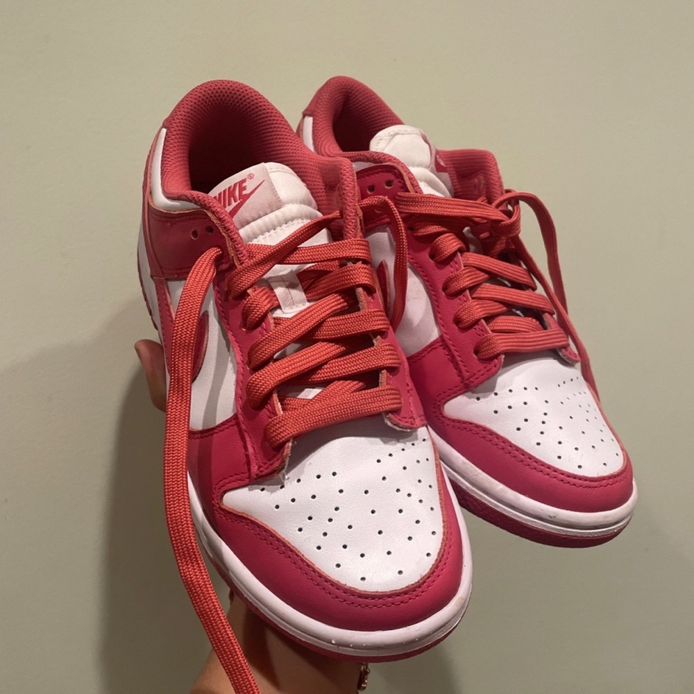 Archeo pink dunk low women’s